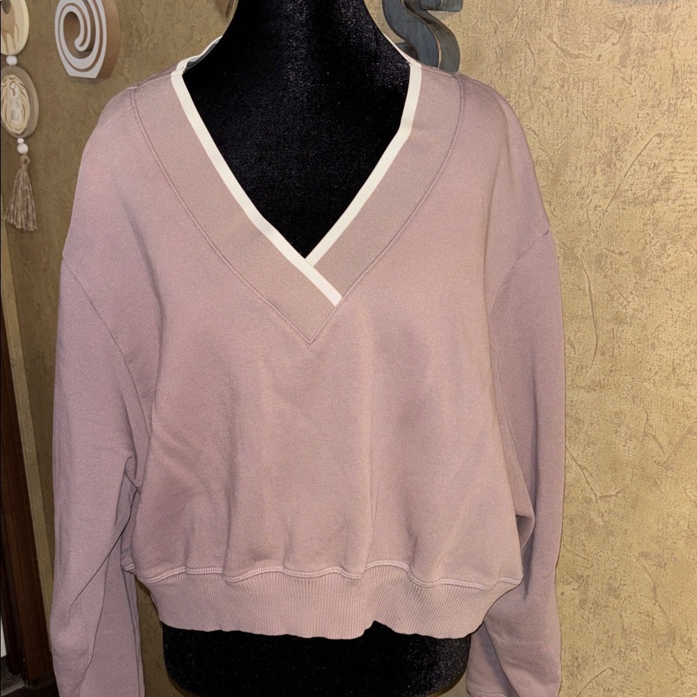 PINK Victoria's Secret Dusty Mauve V-Neck cropped Pullover Sweatshirt Cream Trim